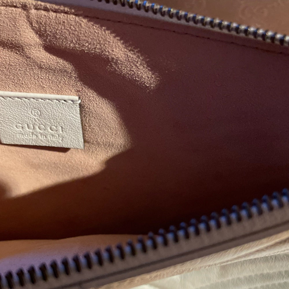 Gucci GG Marmont leather pouch - Picture 2 of 7